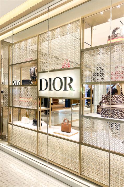 outlet dior paris|christian dior shopper.